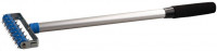 Валик игольчатый STAYER для гипсокартона в сборе, металлические иглы, телескопическая ручка 560-990 мм, 32х150 мм